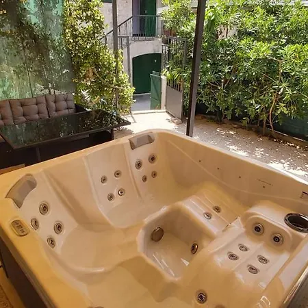 Johnny Croatia With Hot Tub 아파트