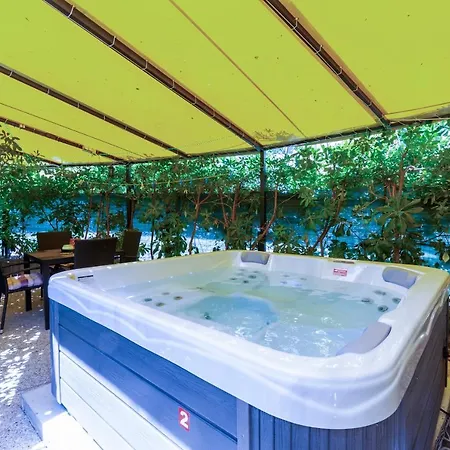 아파트 Johnny Croatia With Hot Tub 스플리트