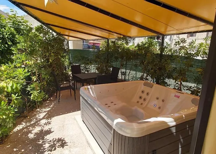 Johnny Croatia With Hot Tub * Spalato