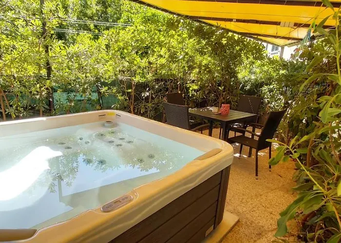 Appartamento Johnny Croatia With Hot Tub Spalato