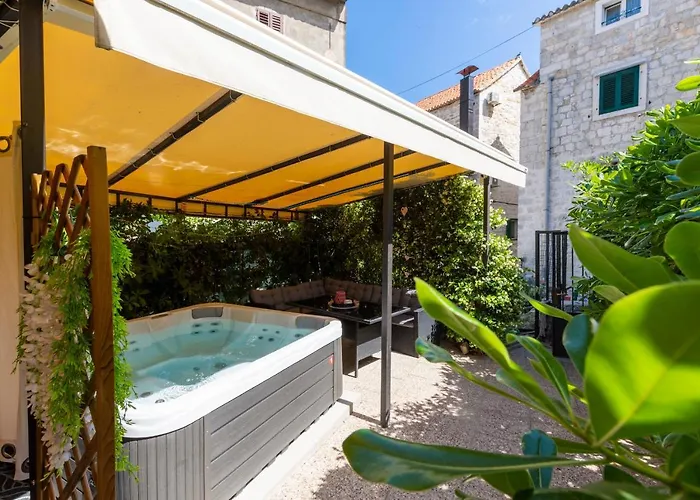 Appartamento Johnny Croatia With Hot Tub Spalato