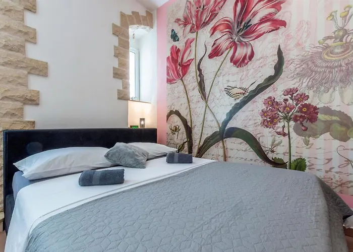 Johnny Croatia With Hot Tub Spalato