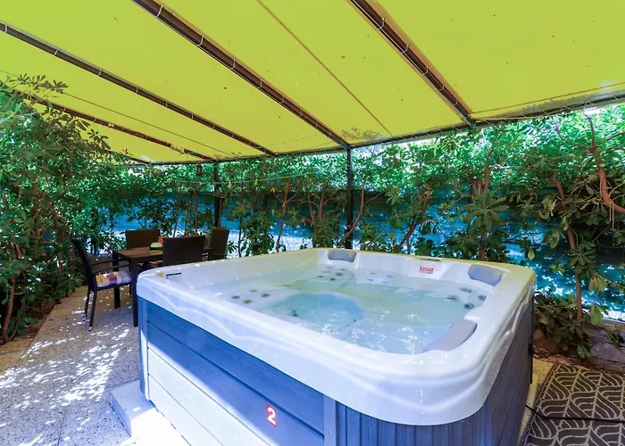 Appartamento Johnny Croatia With Hot Tub Spalato
