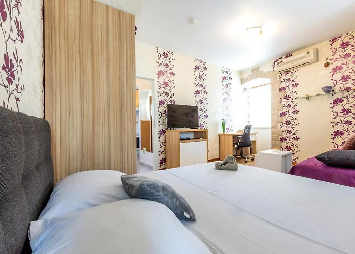 Johnny Croatia With Hot Tub