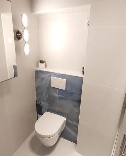 Johnny Croatia With Hot Tub *