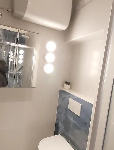 Johnny Croatia With Hot Tub *