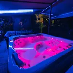 Johnny Croatia With Hot Tub * Split