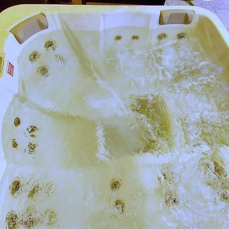 Johnny Croatia With Hot Tub *
