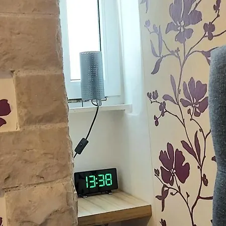 Johnny Croatia With Hot Tub * Split