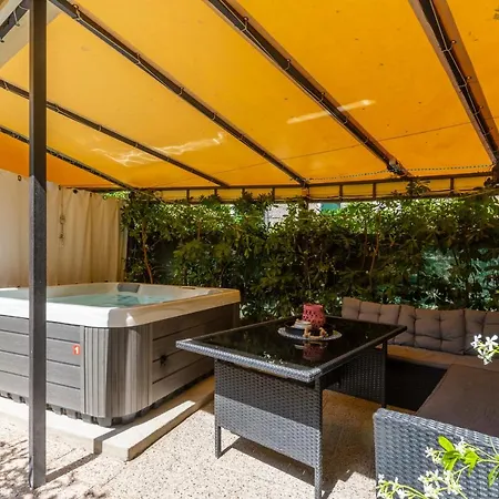 Johnny Croatia With Hot Tub *