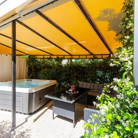 Apartment Johnny Croatia With Hot Tub Split