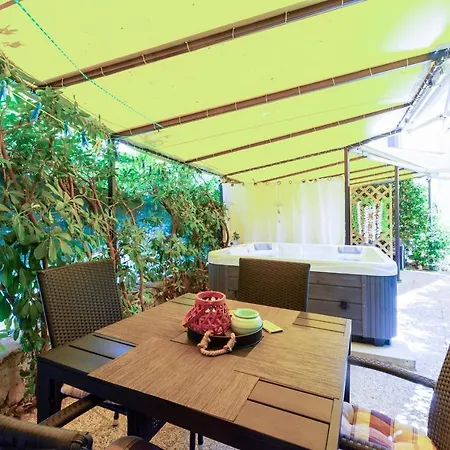 Apartment Johnny Croatia With Hot Tub *