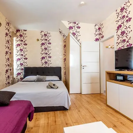 Apartment Johnny Croatia With Hot Tub Split