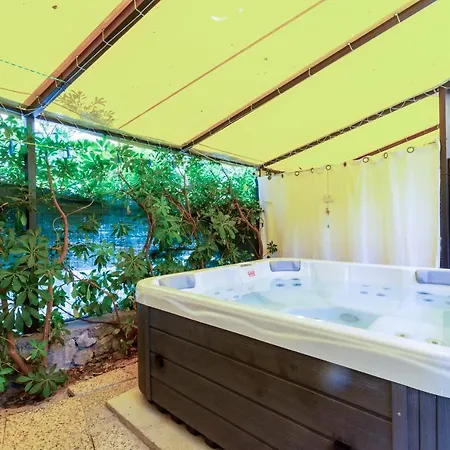 Johnny Croatia With Hot Tub *