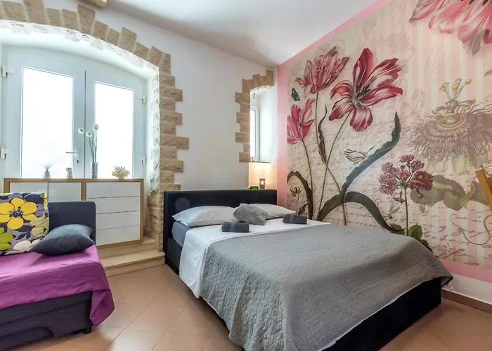 Johnny Croatia With Hot Tub Split