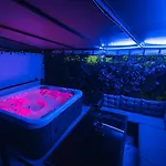 Johnny Croatia With Hot Tub * Split