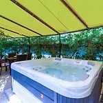 Apartment Johnny Croatia With Hot Tub Split