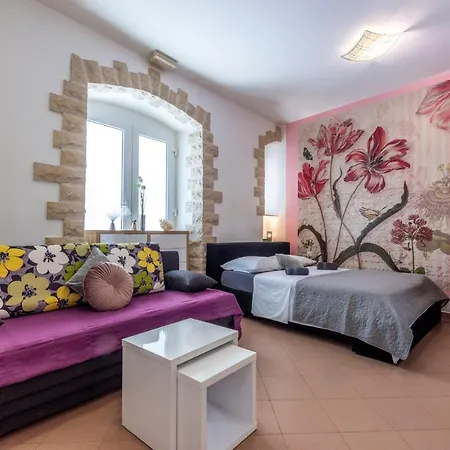 Appartamento Johnny Croatia With Hot Tub Spalato