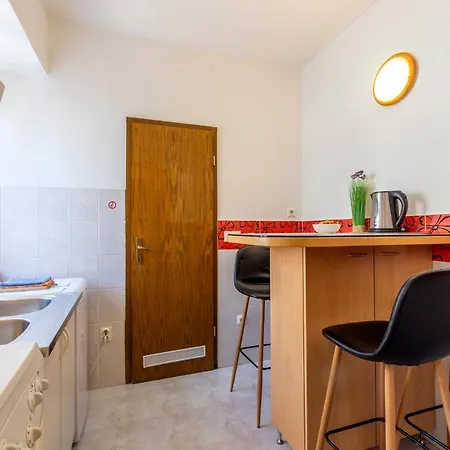 Johnny Croatia With Hot Tub *