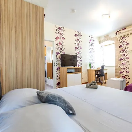 Johnny Croatia With Hot Tub