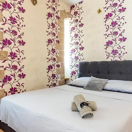 Johnny Croatia With Hot Tub Spalato