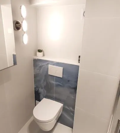 Johnny Croatia With Hot Tub *